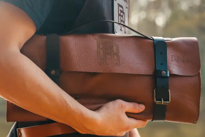 étui à couteau sur mesure en cuir  personnalisé