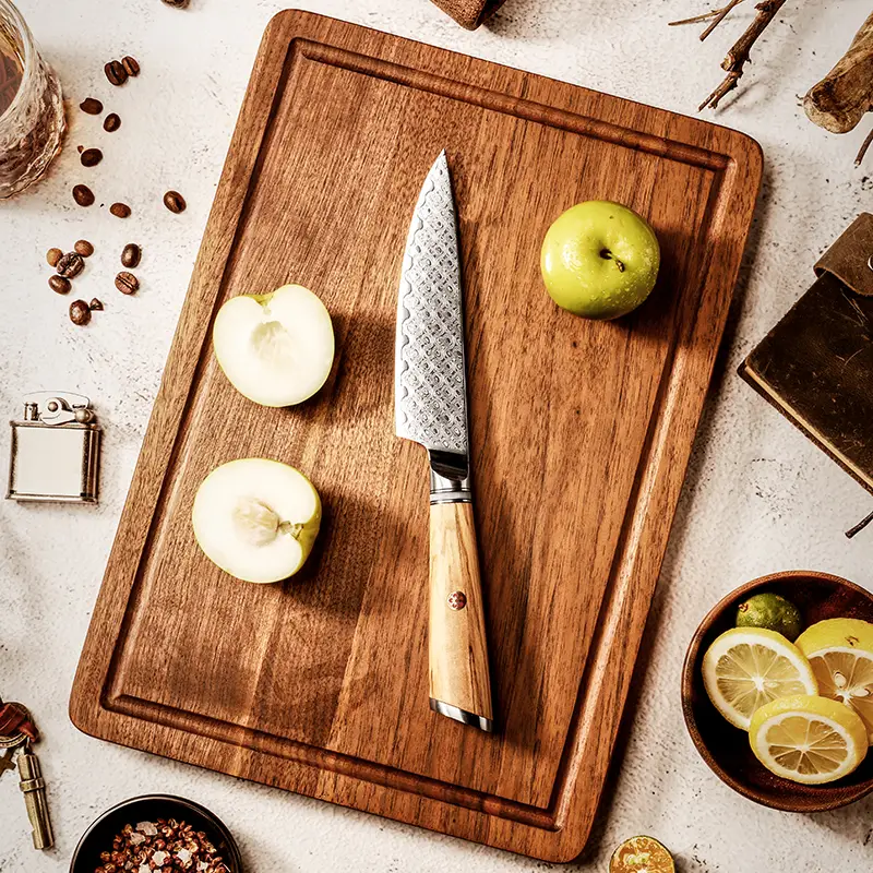 Couteau Utilitaire – Acier damassé 67 couches avec noyau AUS-10 – Manche élégant en bois d’olivier – Tranchant rasoir, dureté 60±2 HRC – Design ergonomique et haut de gamme