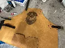 Tablier en cuir personnalisé avec motif d’ours